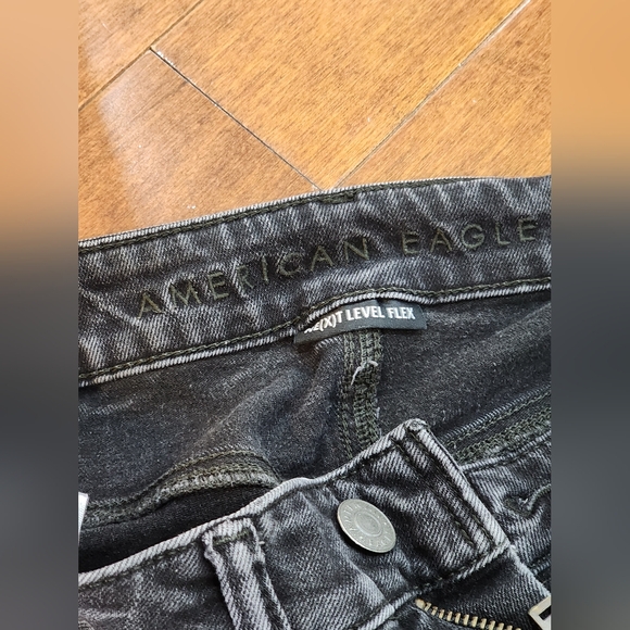 American Eagle Women's Black Ripped Jeans - Picture 4 of 16